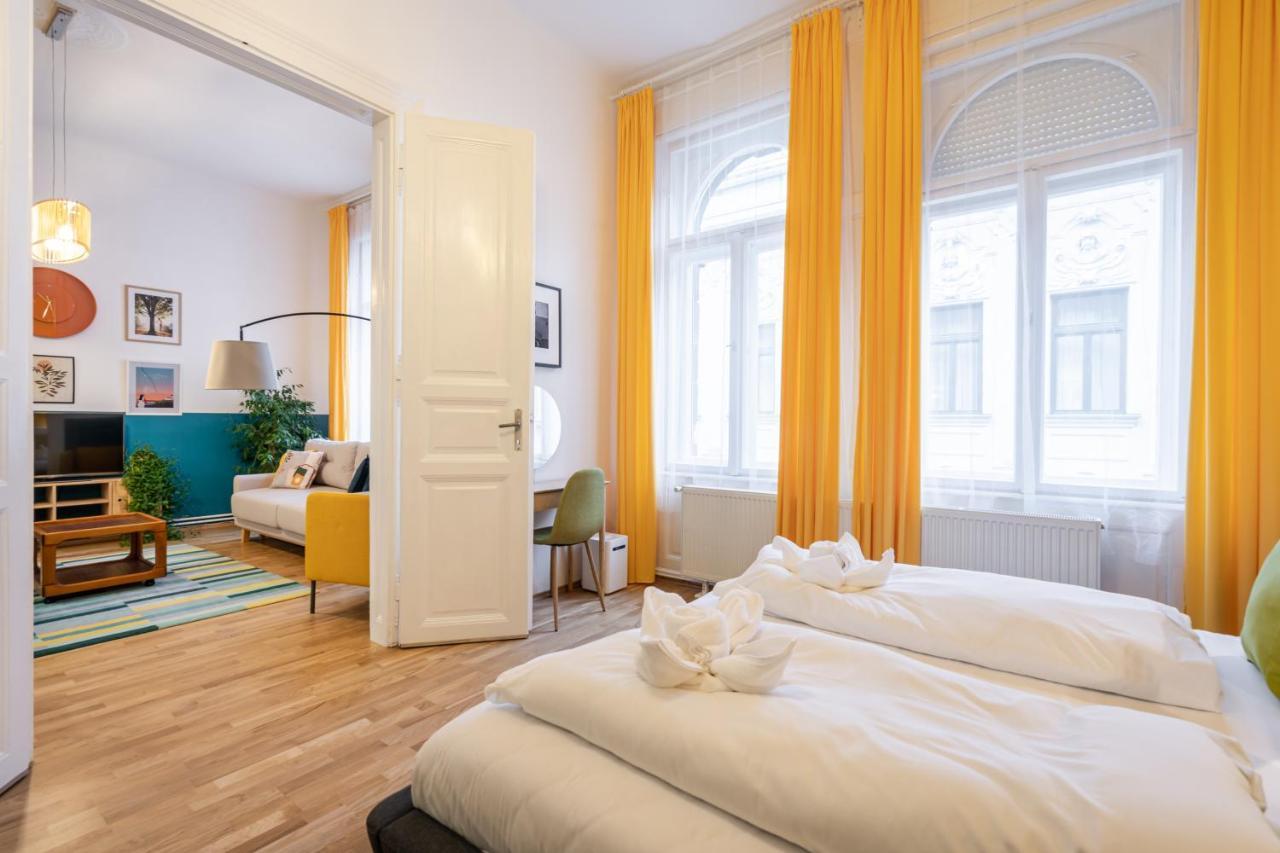 Live Star Apartment บูดาเปสต์ ภายนอก รูปภาพ